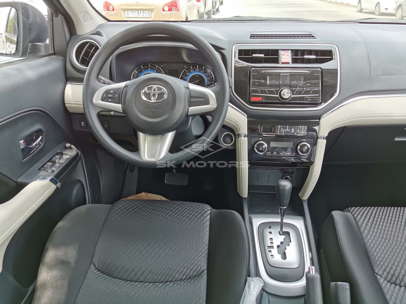 Toyota Rush 1.5L, 17" Rims, Front & Rear A/C, Fabric Seats, Parking Sensor Rear, Xenon Headlight (CODE # TRGC05)