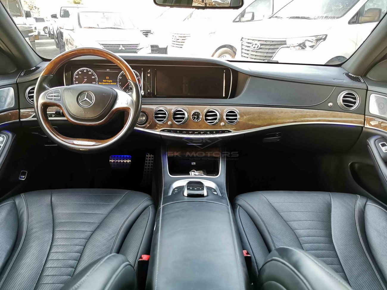 Mercedes-Benz S 550 5.5L, 20" Rims, Power & Memory Seats, 360° Camera, Leather Seats, Twin Sunroof, DVD-USB (LOT # 732)