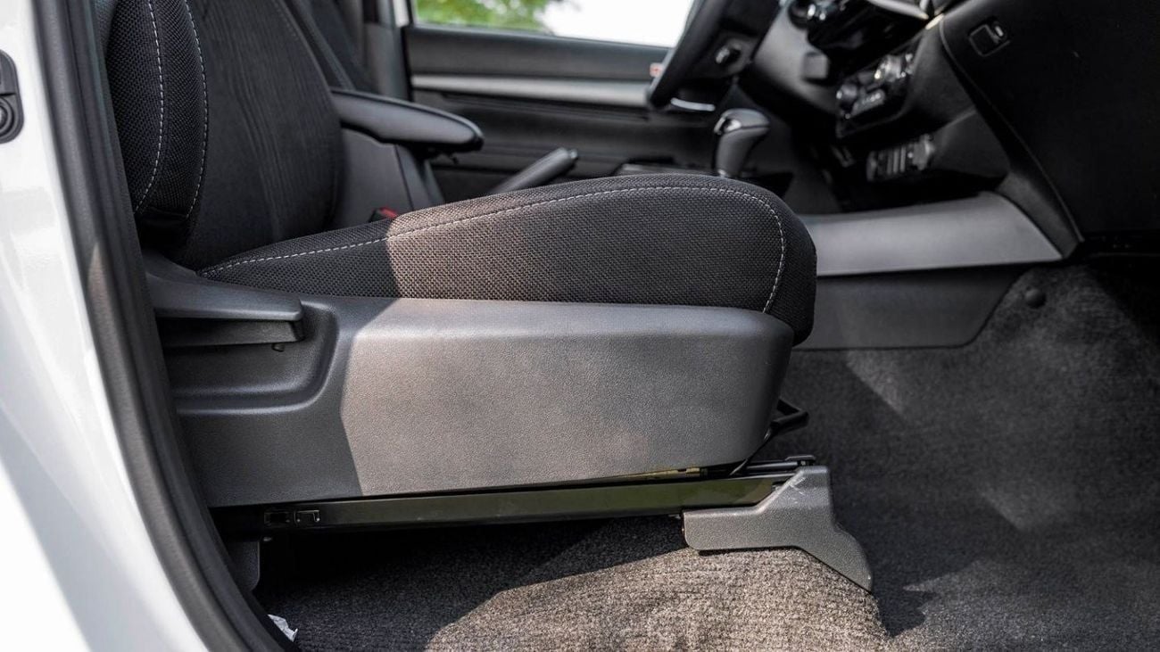 تويوتا هيلوكس ADVENTURE TOYOTA HILUX DC ADVENTURE 2.8D AT 4X4 MY2025