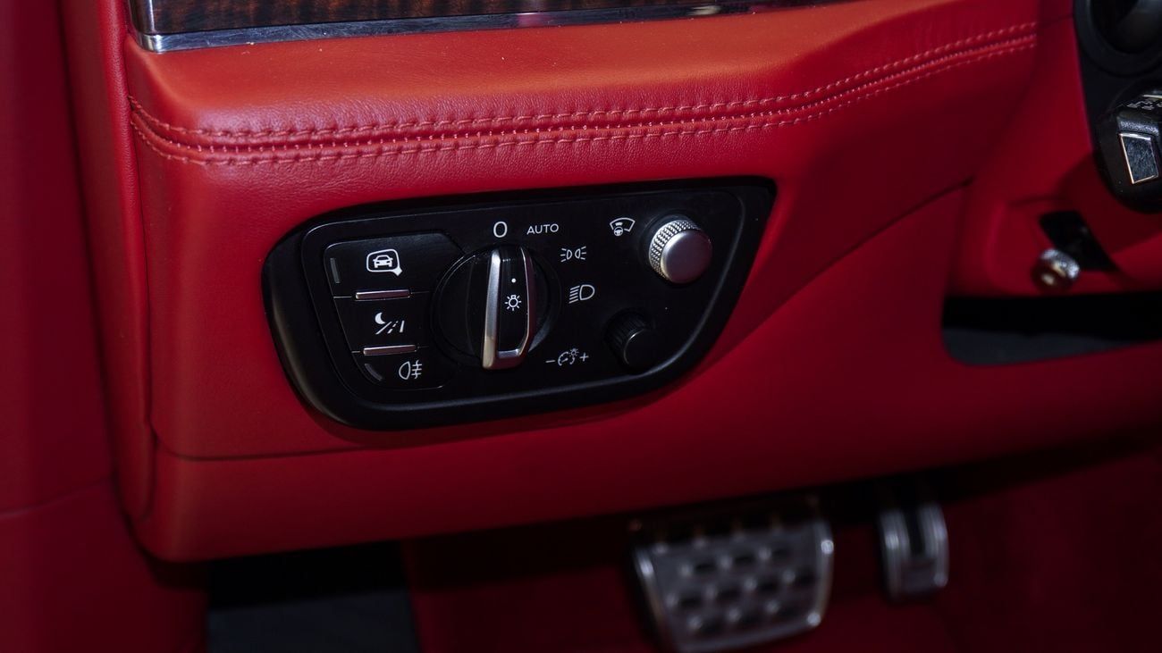 Bentley Bentayga FIRST EDITION