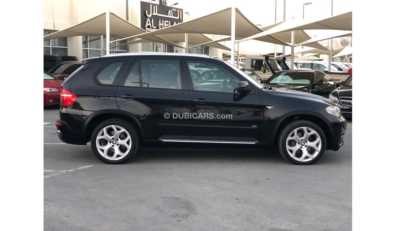 BMW X5 Bmw X5 model 2009GCC car prefect condition full option low mileage sun roof leather seats back camer
