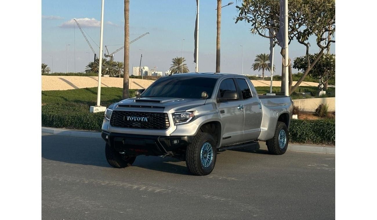 Toyota Tundra Crewmax SR5 5.7L