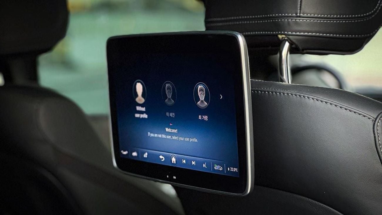 مرسيدس بنز GLS 580 Premium + 4.0L (489 HP)