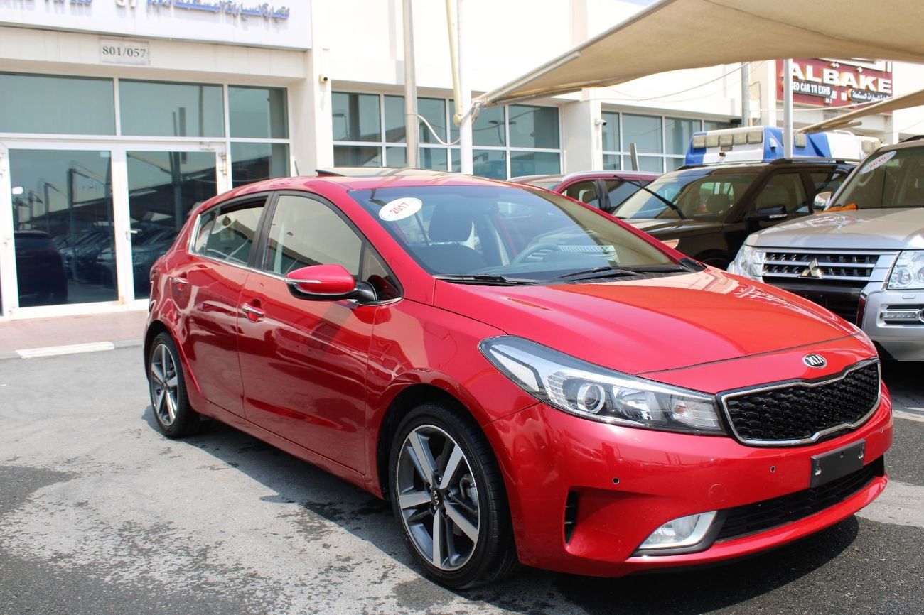 Kia Cerato LX GCC- ACCIDENT FREE - CAR IS IN PERFECT CONDITION INSIDE OUT