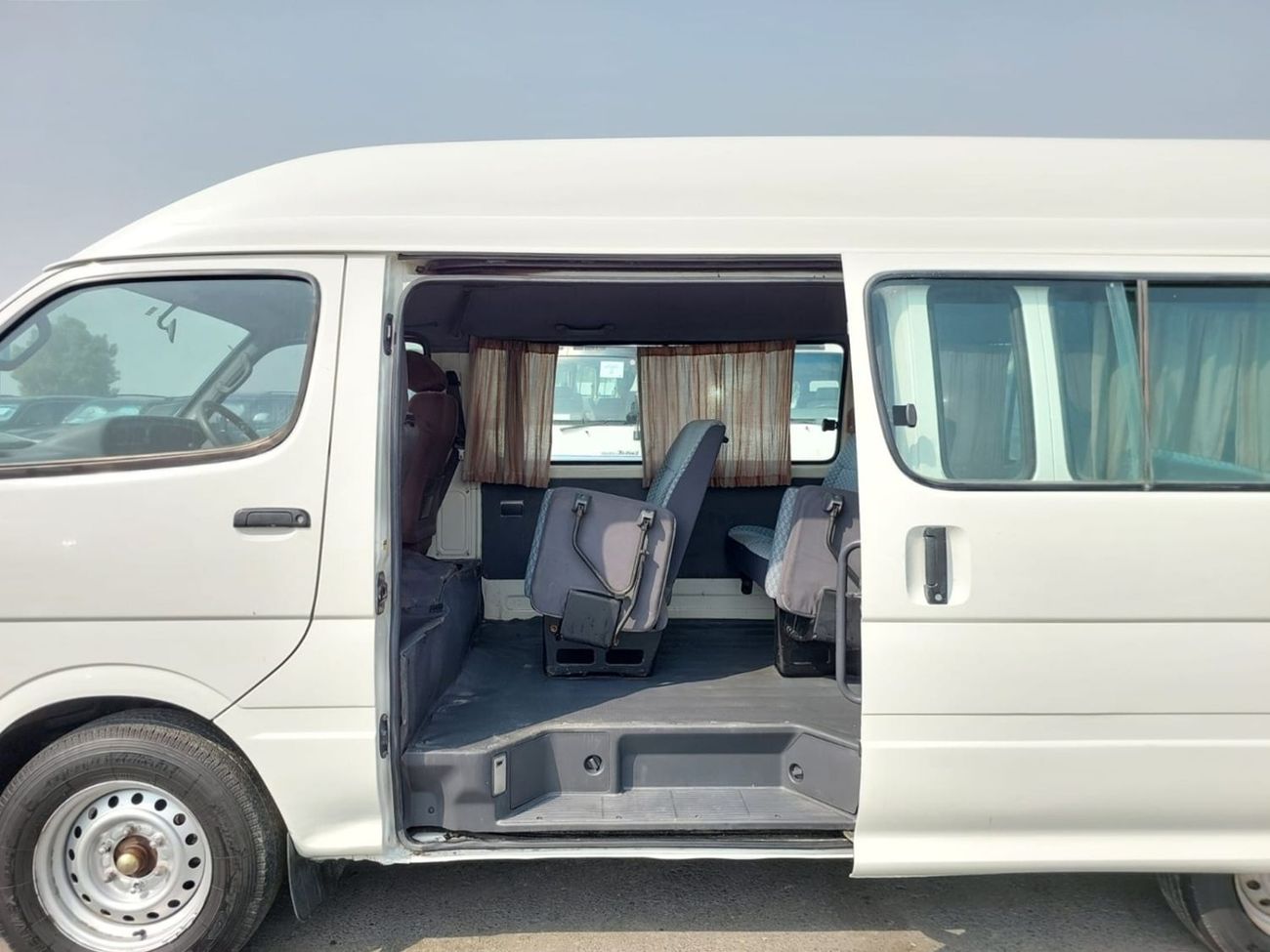 تويوتا هاياس TOYOTA HIACE COMMUTER VAN RHD 2001 MODEL 3.0 L DIESEL MANUAL(PM08349)