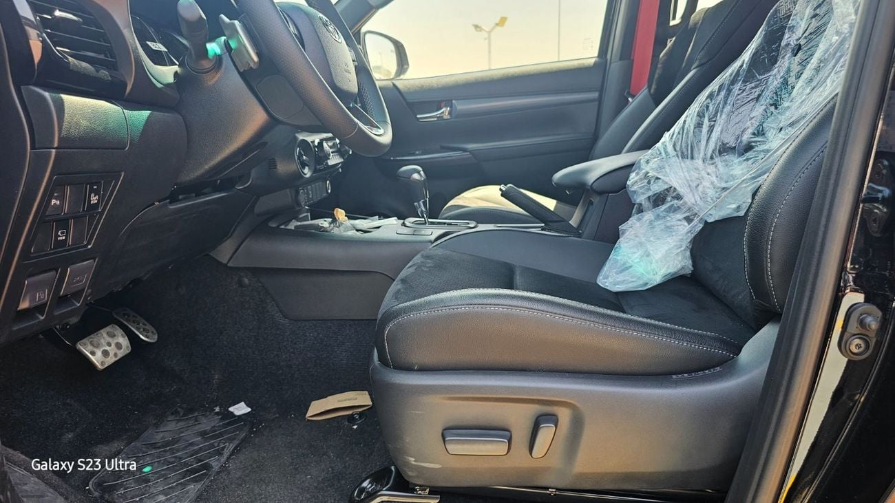 تويوتا هيلوكس GR Sport 2.8L