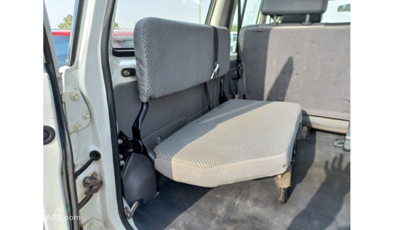 Toyota Land Cruiser 70 TOYOTA LAND CRUISER HARD TOP LEFT HAND DRIVE (PM 840)