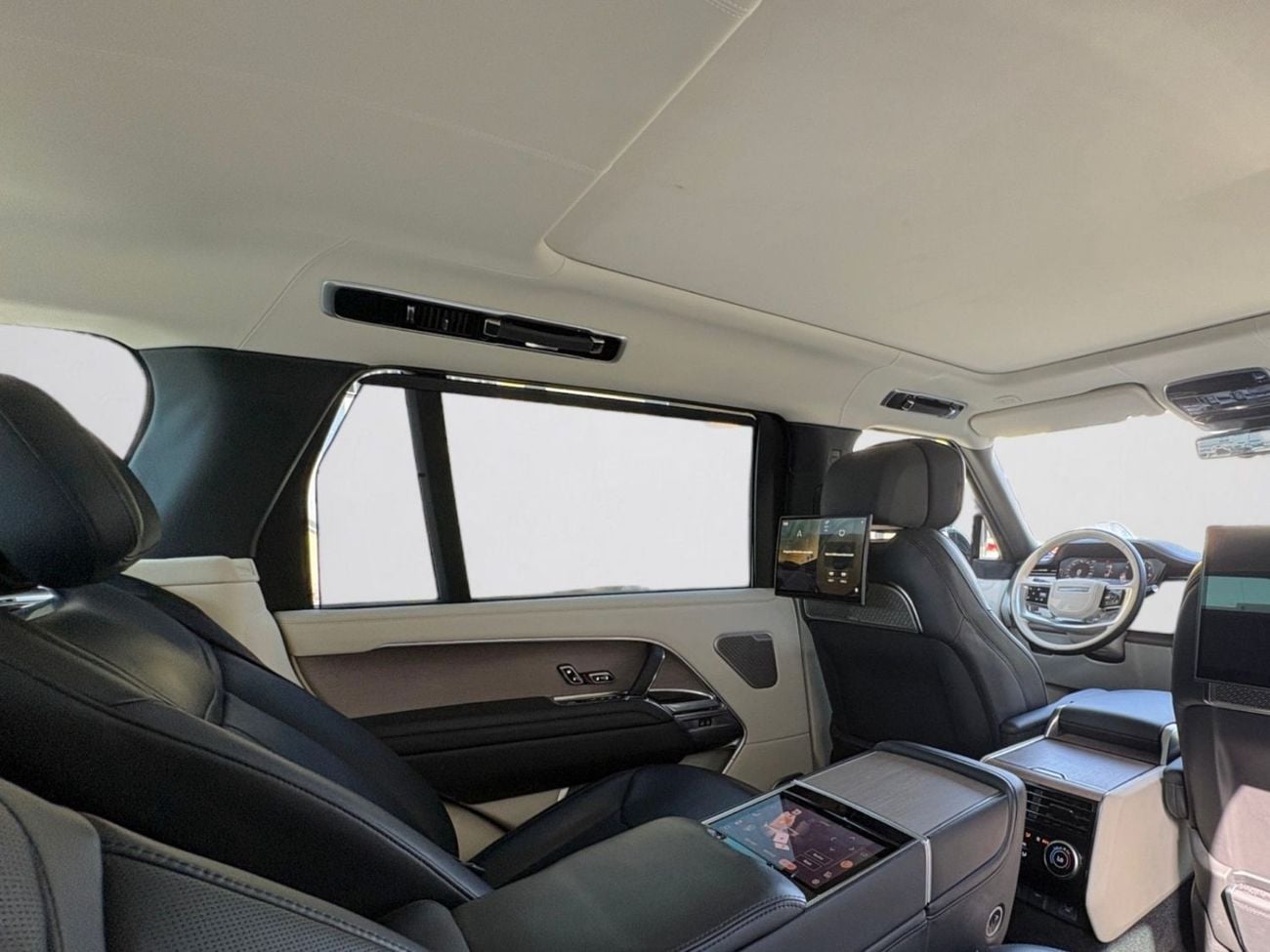 لاند روفر رينج روفر AED 10,240 P.M | 0% DOWN PAYMENT | RANGE ROVER VOGUE AUTOBIOGRAPHY | 4.4L TWIN-TURBO V8 – 523 HP | F