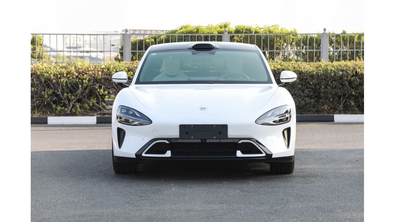 شاومى SU7 2024 XIAOMI SU7 MAX - أبيض داخل رمادي | سعر التصدير