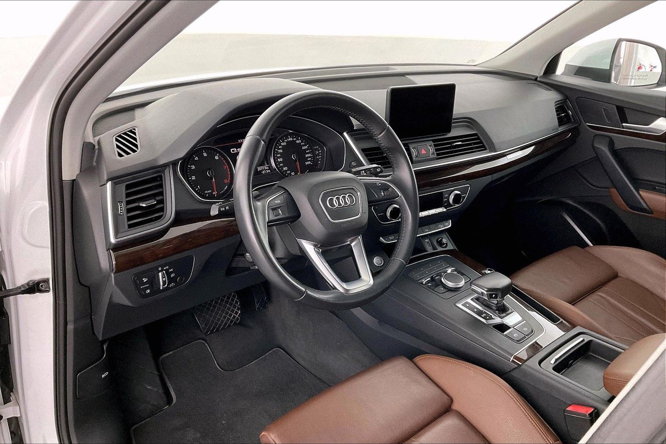 أودي Q5 45 TFSI quattro Basic | National Day Celebration | شامل الضمان | 0 ﺪﻔﻋﺓ ﺃﻮﻟﻯ