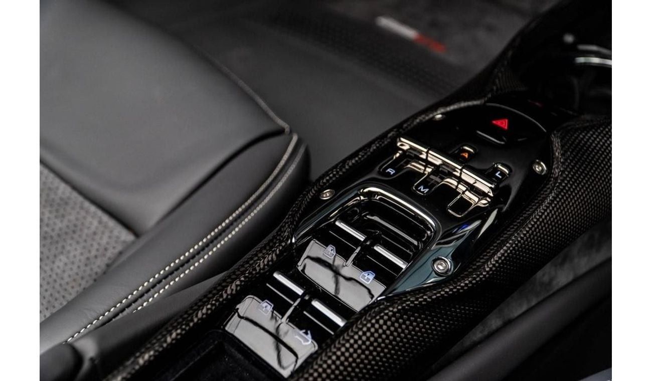 فيراري 296 GTS 3.0T V6 Spider F1 DCT RIGHT HAND DRIVE