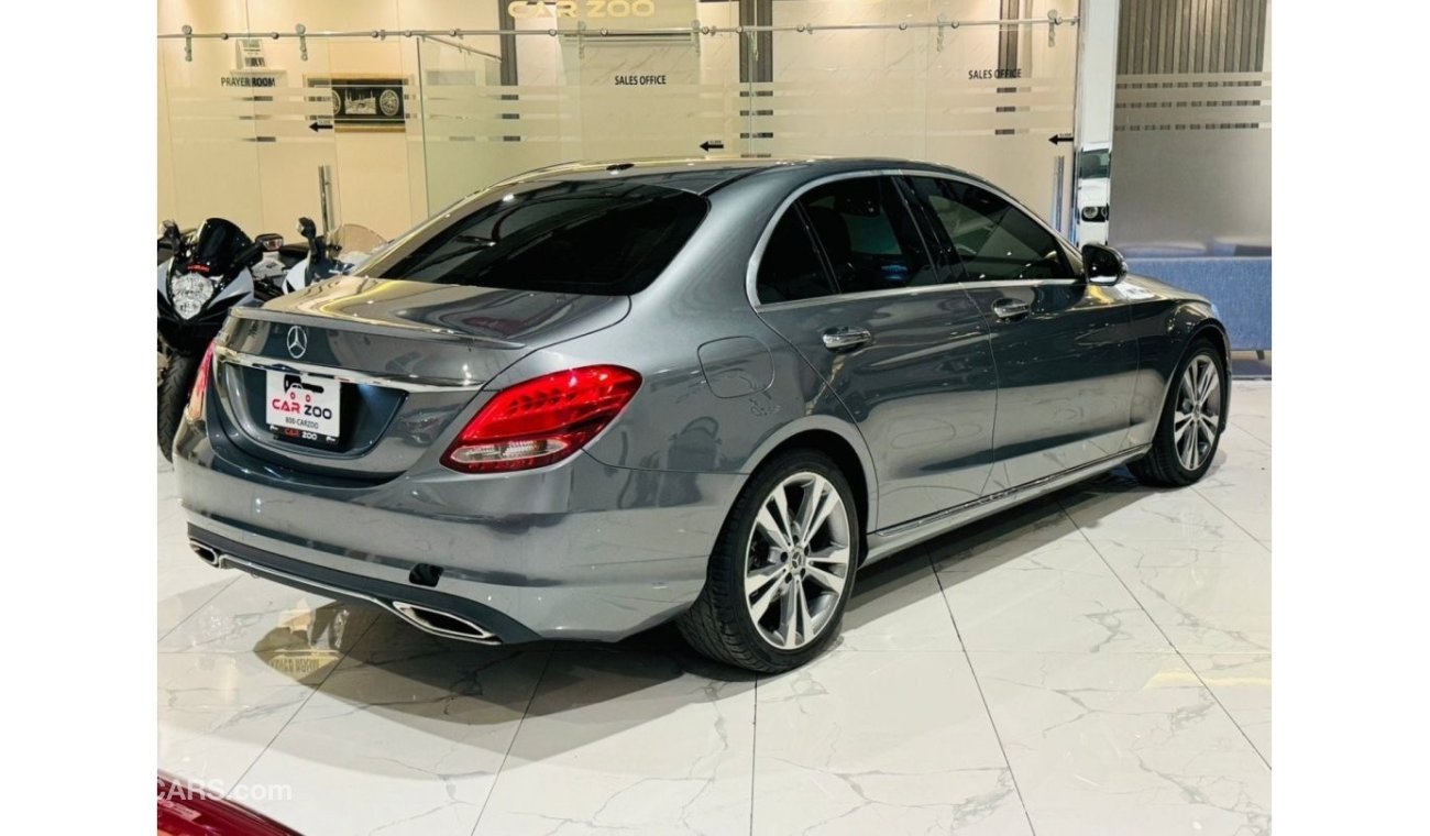 مرسيدس بنز C 300 لاكجري