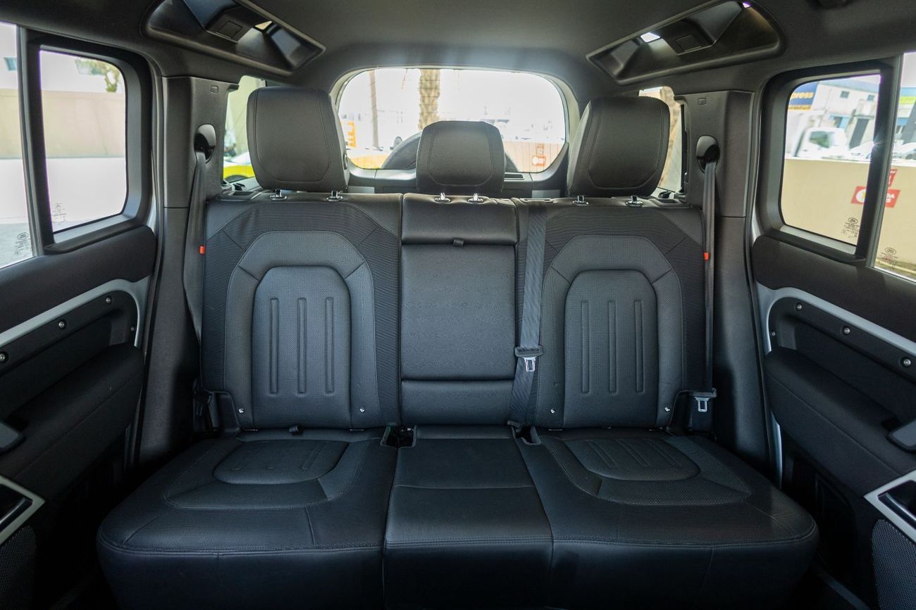 Land Rover Defender P400 110 X-Dynamic SE 3.0L (5 Seater)