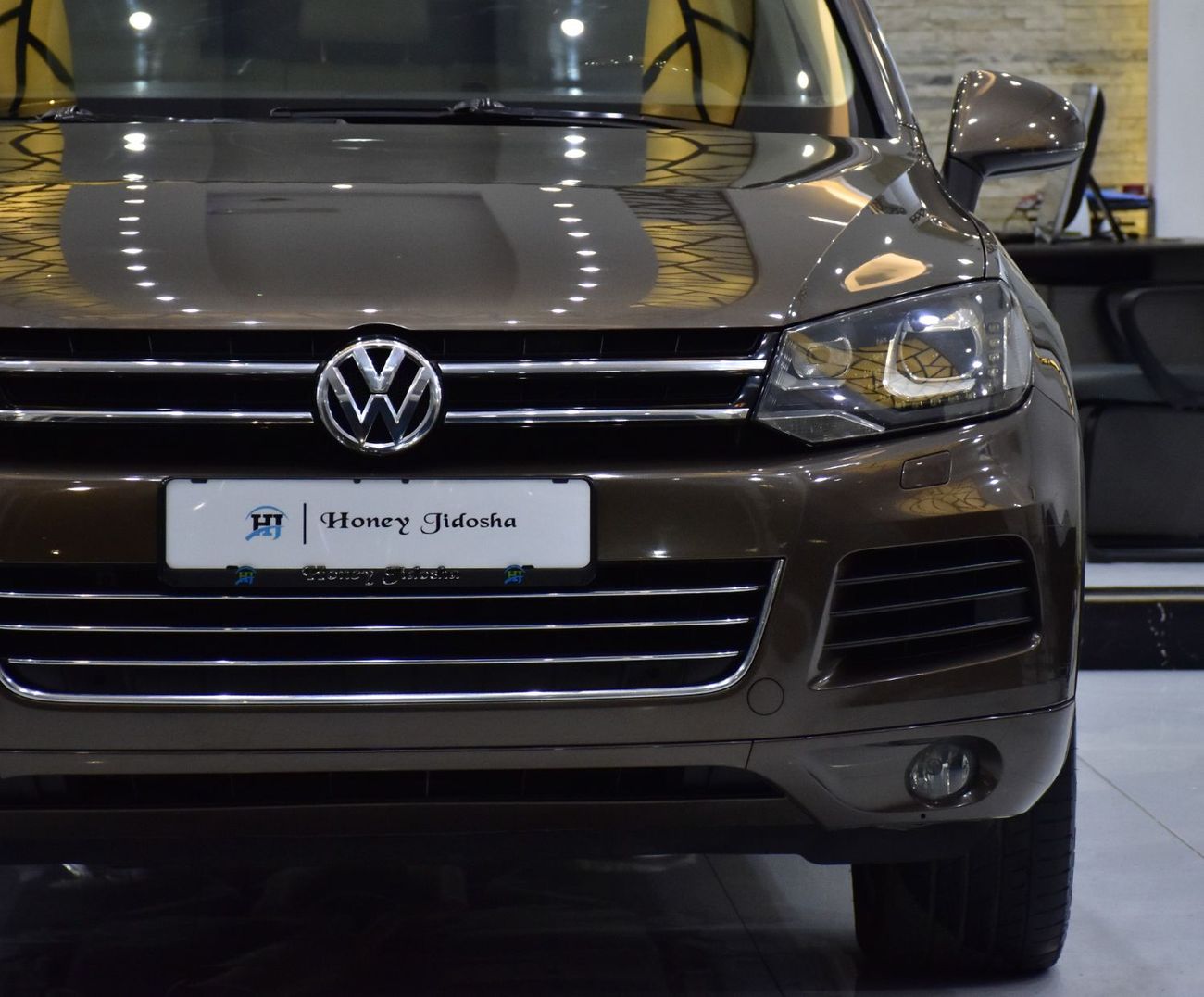 Volkswagen Touareg SEL EXCELLENT DEAL for our Volkswagen Touareg ( 2015 Model ) in Brown Color GCC Specs