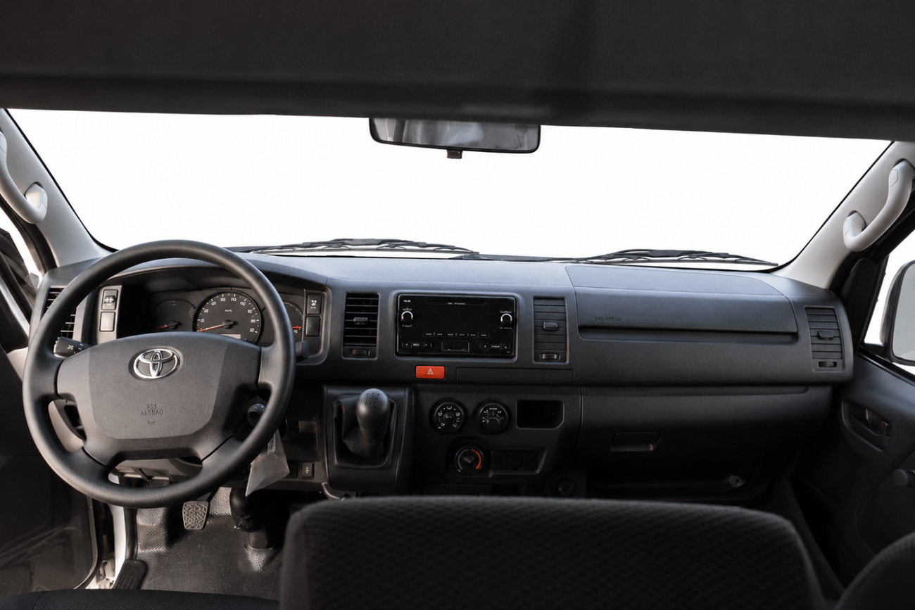 تويوتا هاياس DX ECTAI0031– 2026 Toyota Hiace Cargo Van – Low Roof – Old Shape – 2.5L Diesel Manual – White