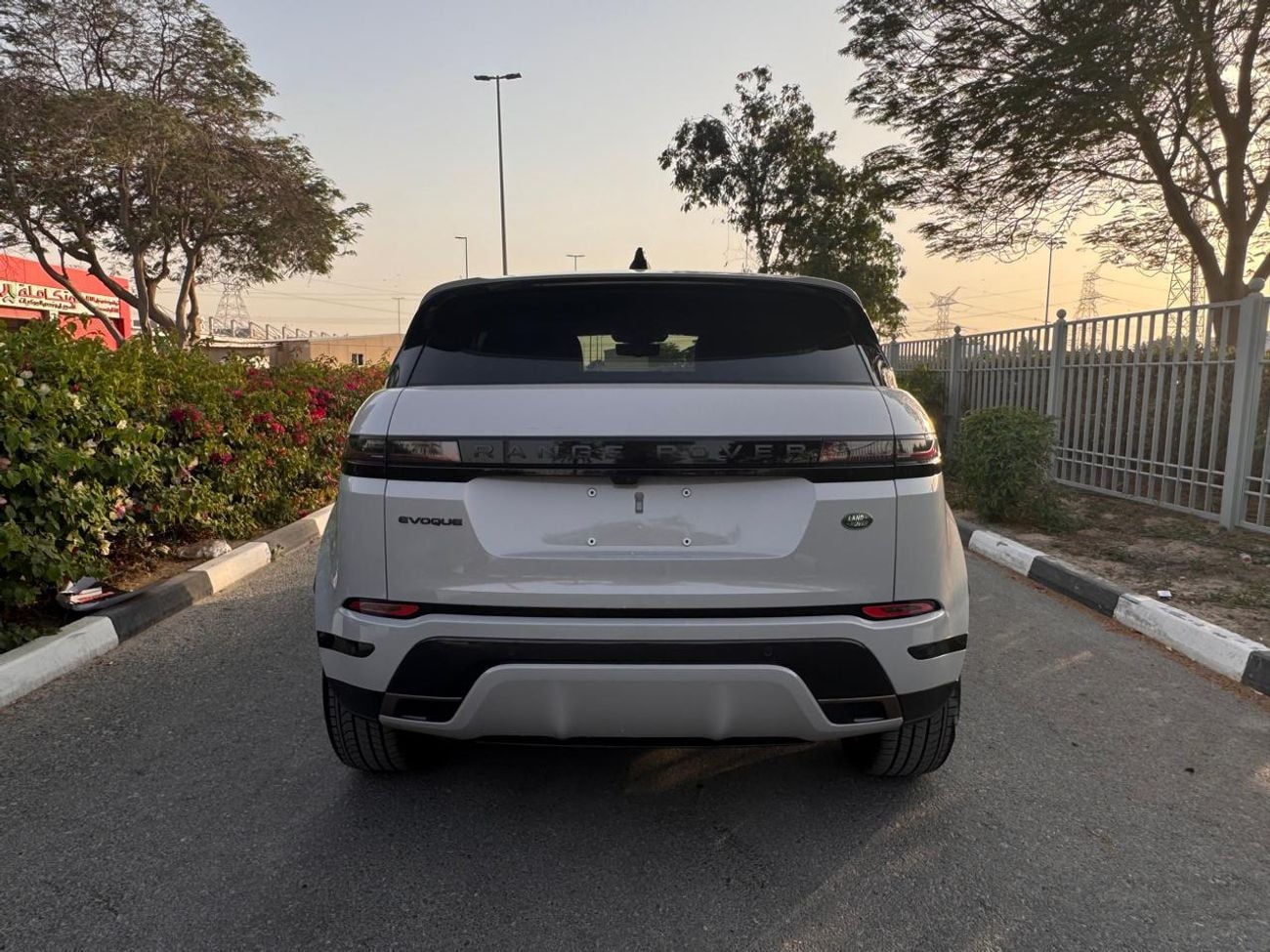 لاند روفر رانج روفر إيفوك P200 R-Dynamic SE 2.0L