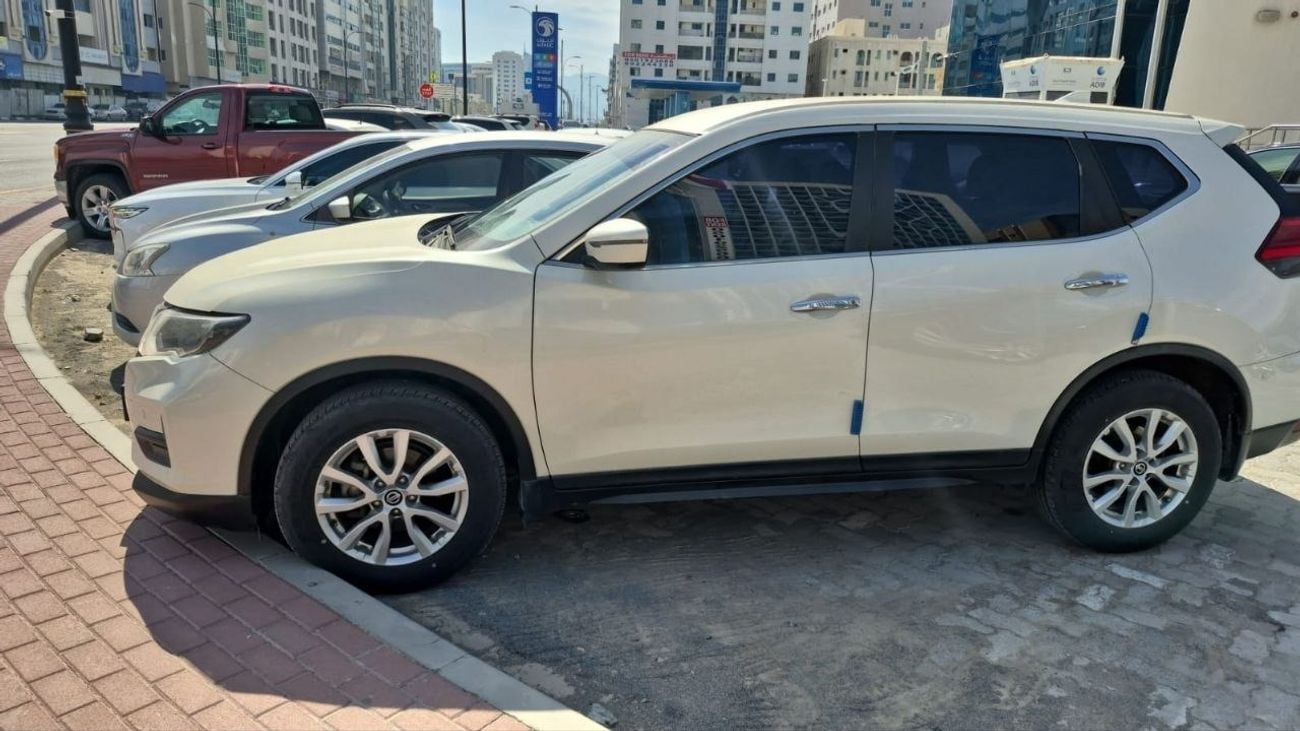 نيسان إكس تريل S 2.5L FWD (5 Seater)