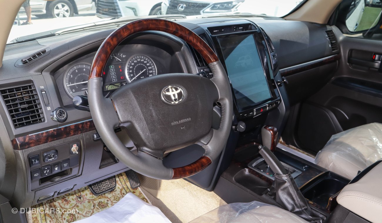 Toyota Land Cruiser Face lifted 2020