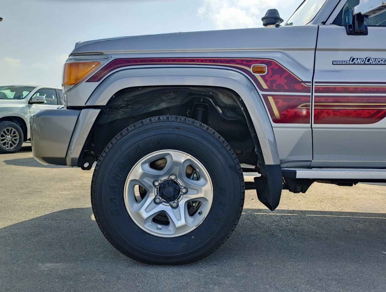 Toyota Land Cruiser 70 LX | 4.0L V6 Petrol | M/T | Chrome Mirror With Grey Interior (CODE # 67936)