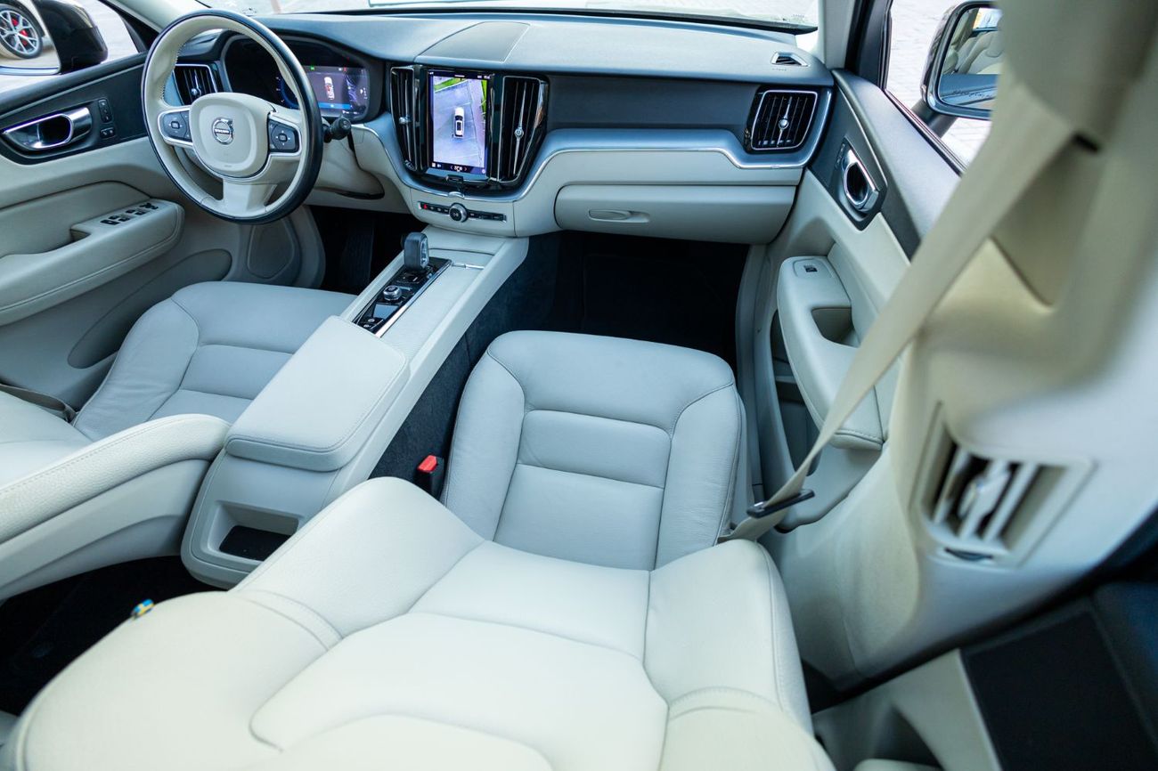 Volvo XC60 Momentum 2.0L AWD