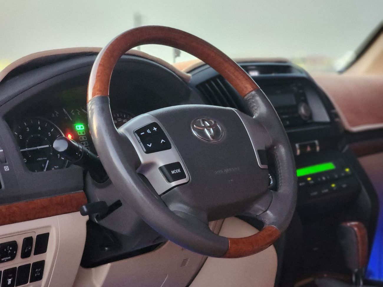 Toyota Land Cruiser GXR+ 4.6L