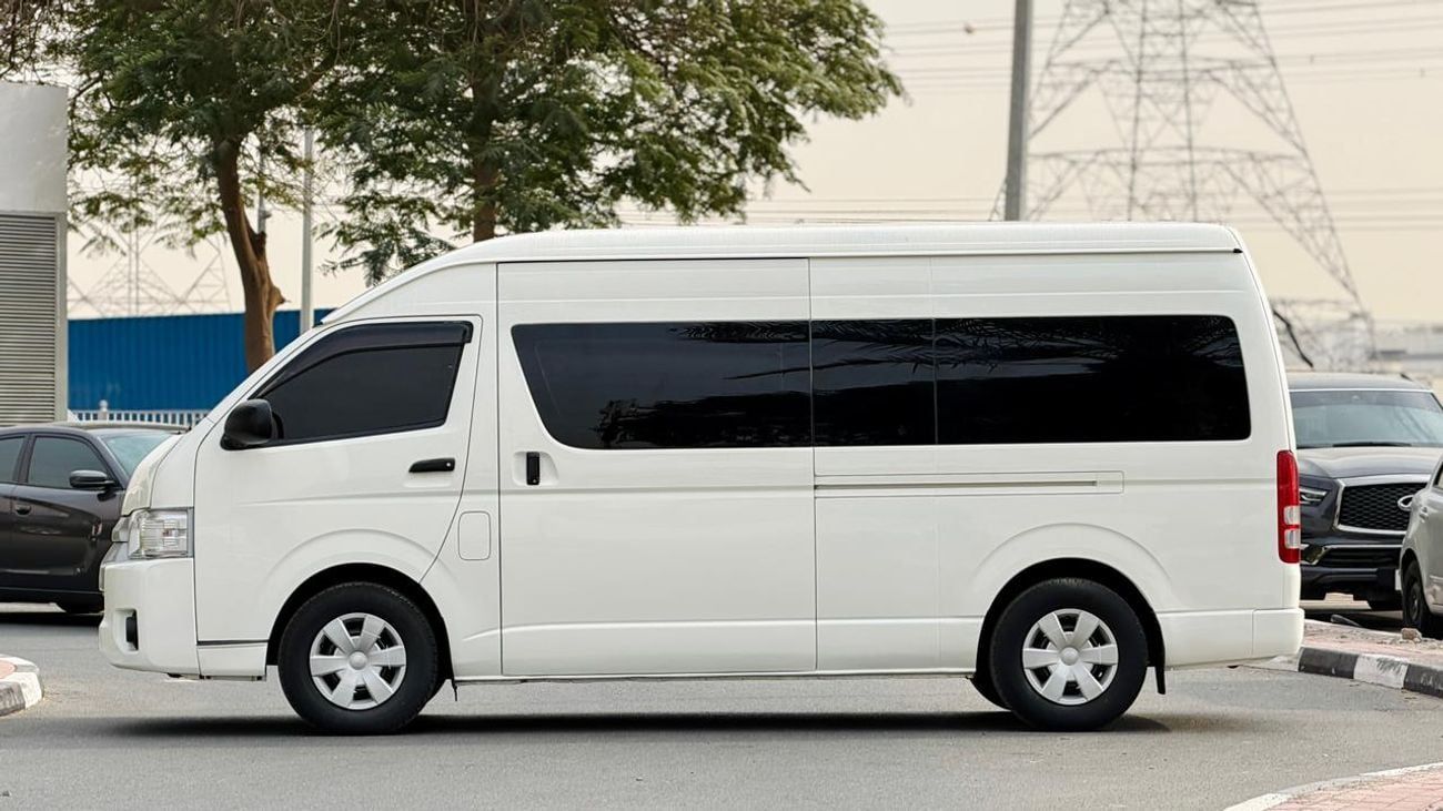 Toyota Hiace 2009 | RHD | 3.0L DIESEL ENGINE | MANUAL TRANSMISSION | 14 SEATERS | 2WD |