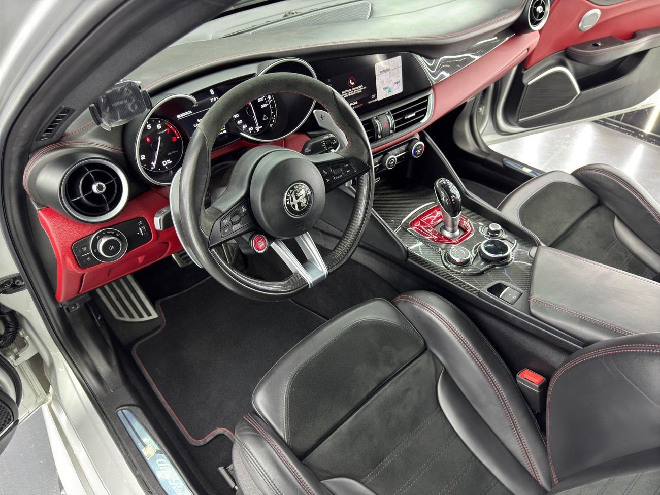 Alfa Romeo Giulia Quadrifoglio 2.9L (505 HP)