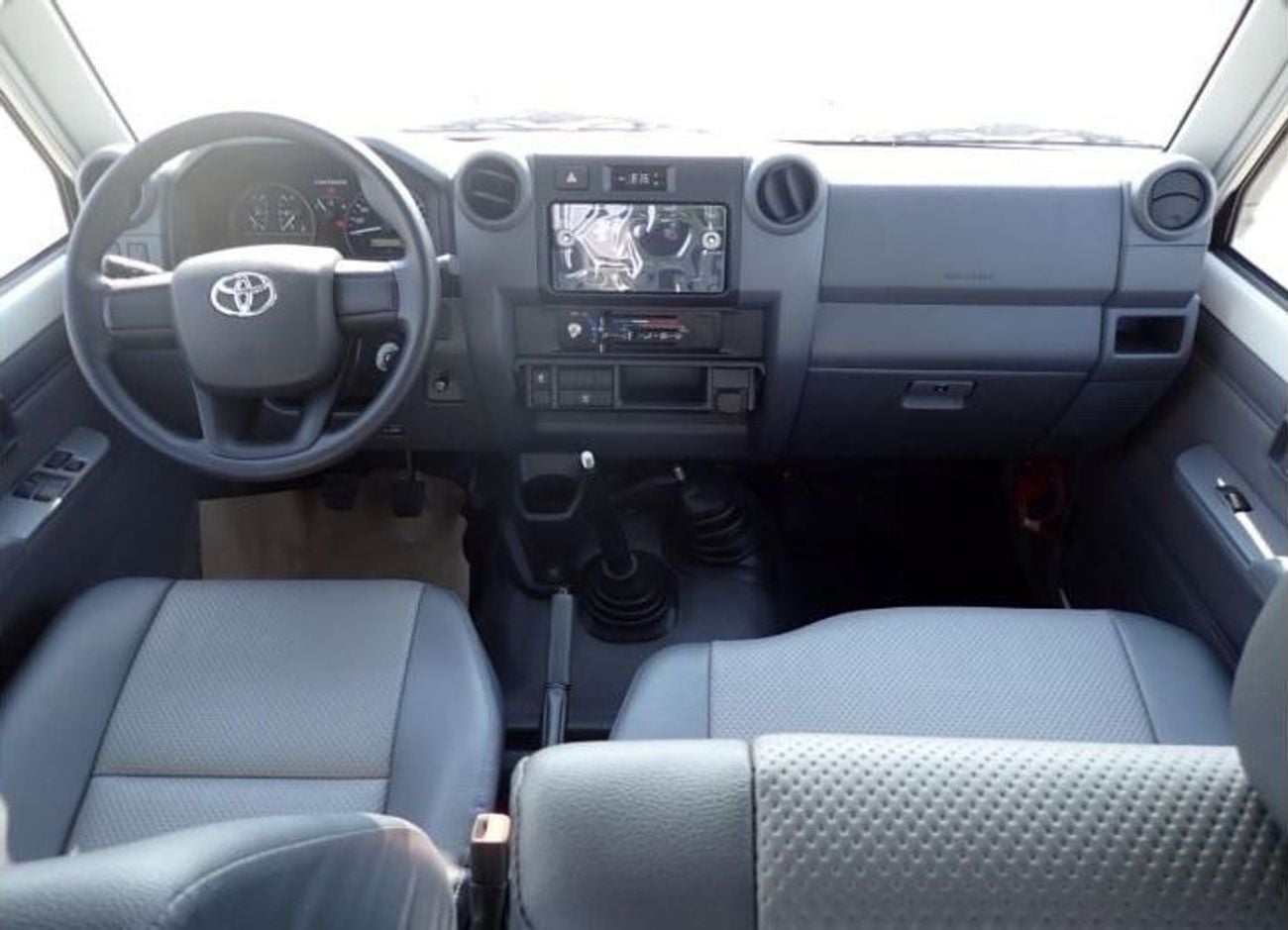 Toyota Land Cruiser 70 LC 78 HARDTOP 2.8L AT 78 Series HZJ 78 13 Seater- Export to Africa