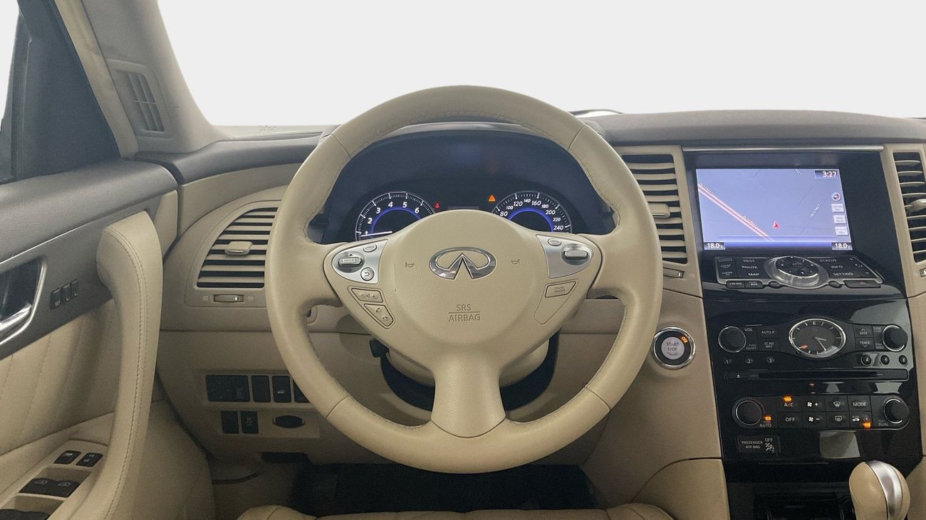 Infiniti QX70 Luxury / Luxe Sensory | upto AED 20,000 Ramadan Discount | Guaranteed Warranty | 0 Down Payment