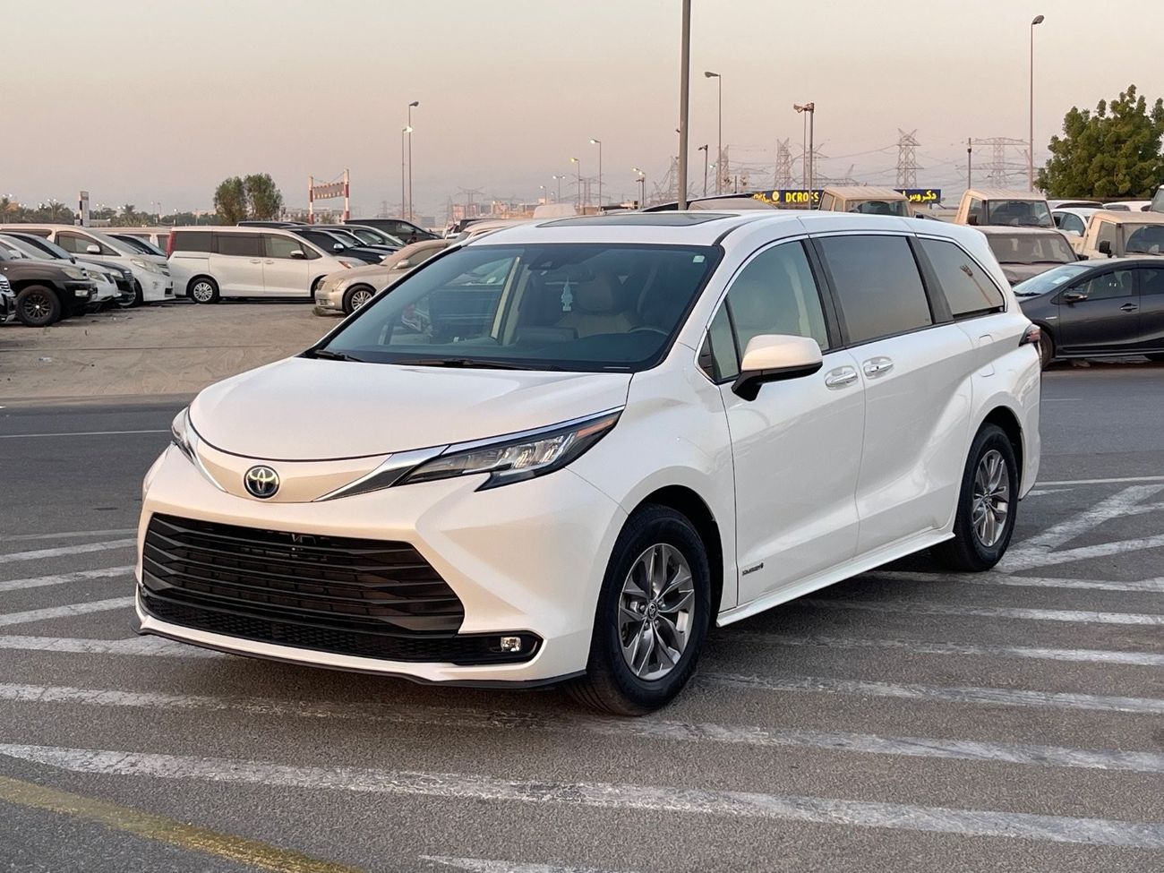 تويوتا سيينا 2021 TOYOTA SIENNA XLE HYBRID 4x4 FULL OPTIONS IMPORTED FROM USA