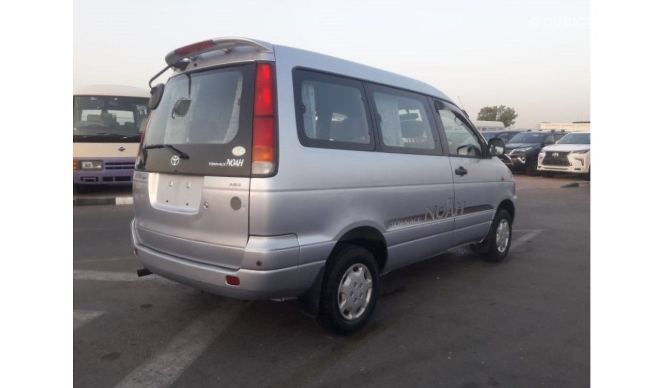 تويوتا نواه Toyota Townace Noha (Stock 832)