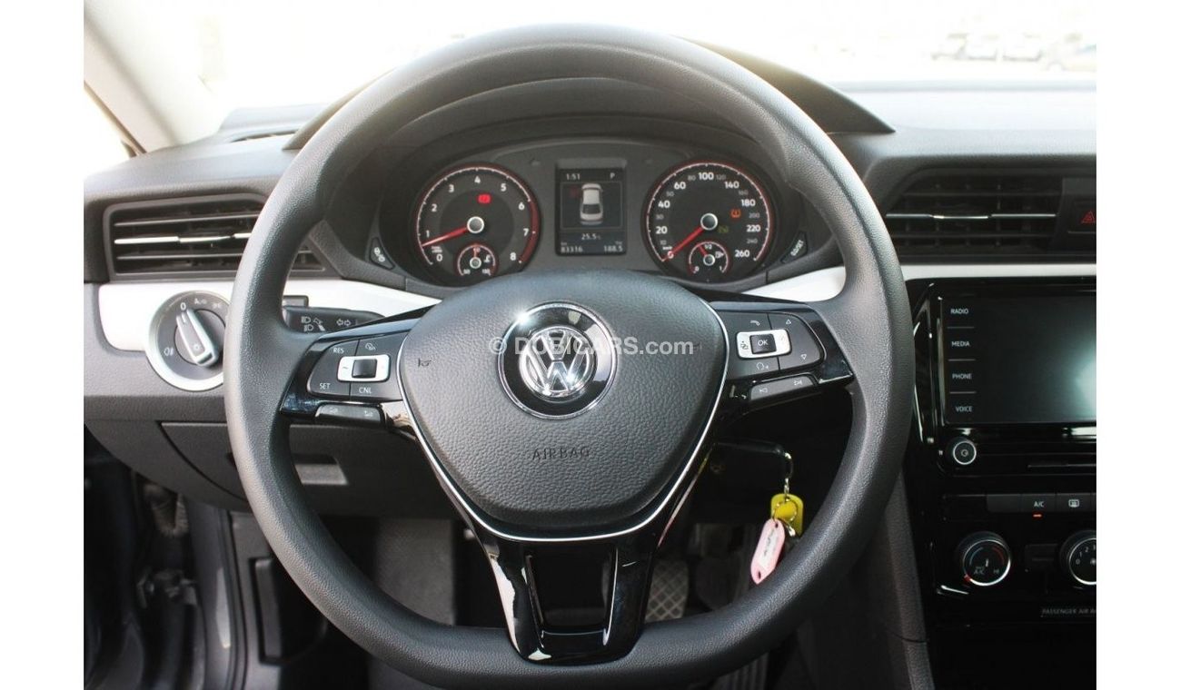 فولكس واجن باسات فولكسفاجن باسات 2020 خليجي بحالة ممتازة بدون حوادث