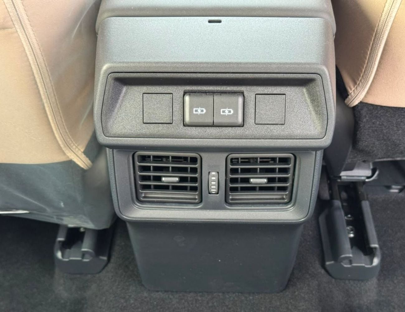 Toyota RAV4 XLE-G MID OPTION || 2.0L PETROL V4 / SUNROOF / DRIVER PWR SEAT / DVD+REAR CAMERA (CODE # RVPXLEO)