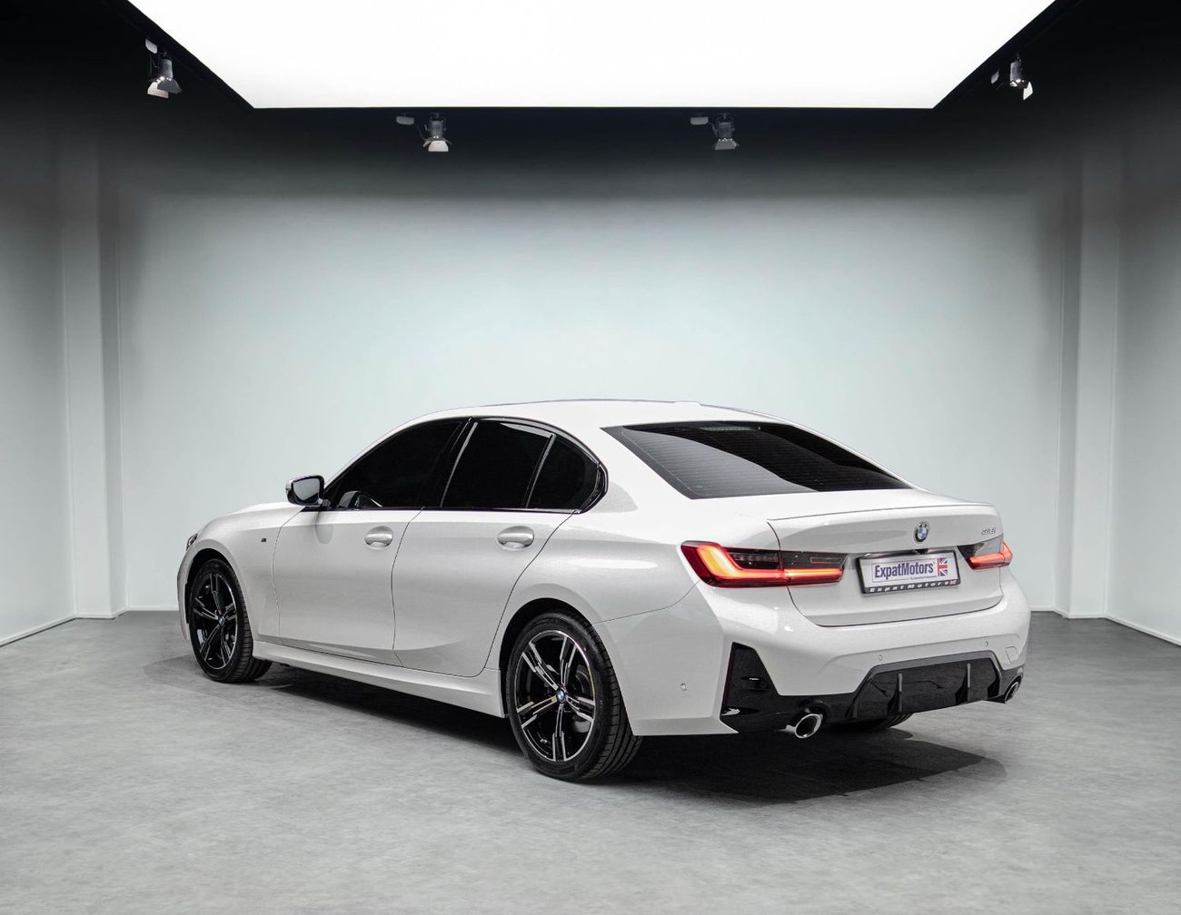 BMW 318i M-Sport • Agency Warranty + Service Contract 2030 • GCC