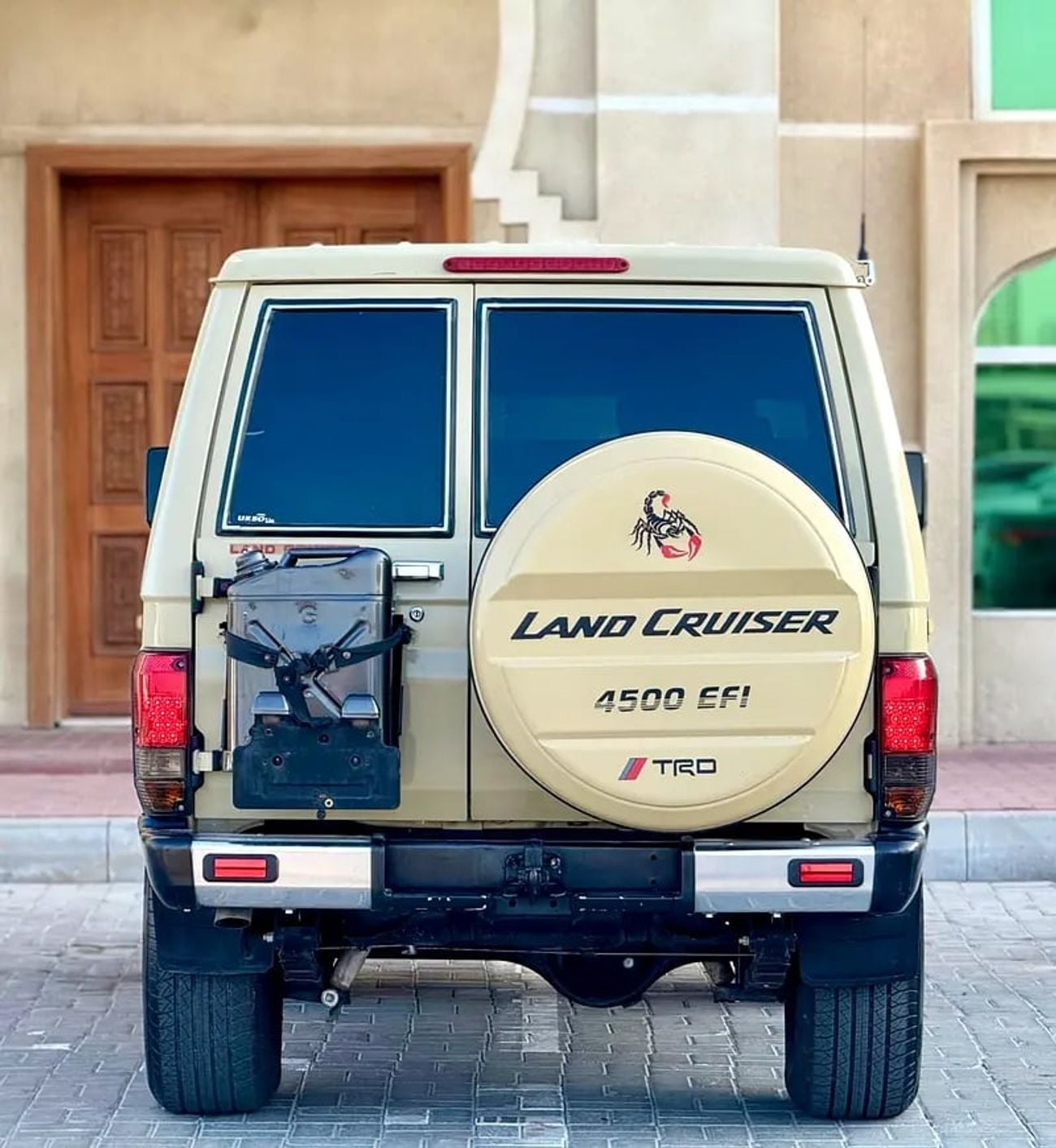 Toyota Land Cruiser تويوتا لاند كروزر ربع موديل خليجي جير عادي