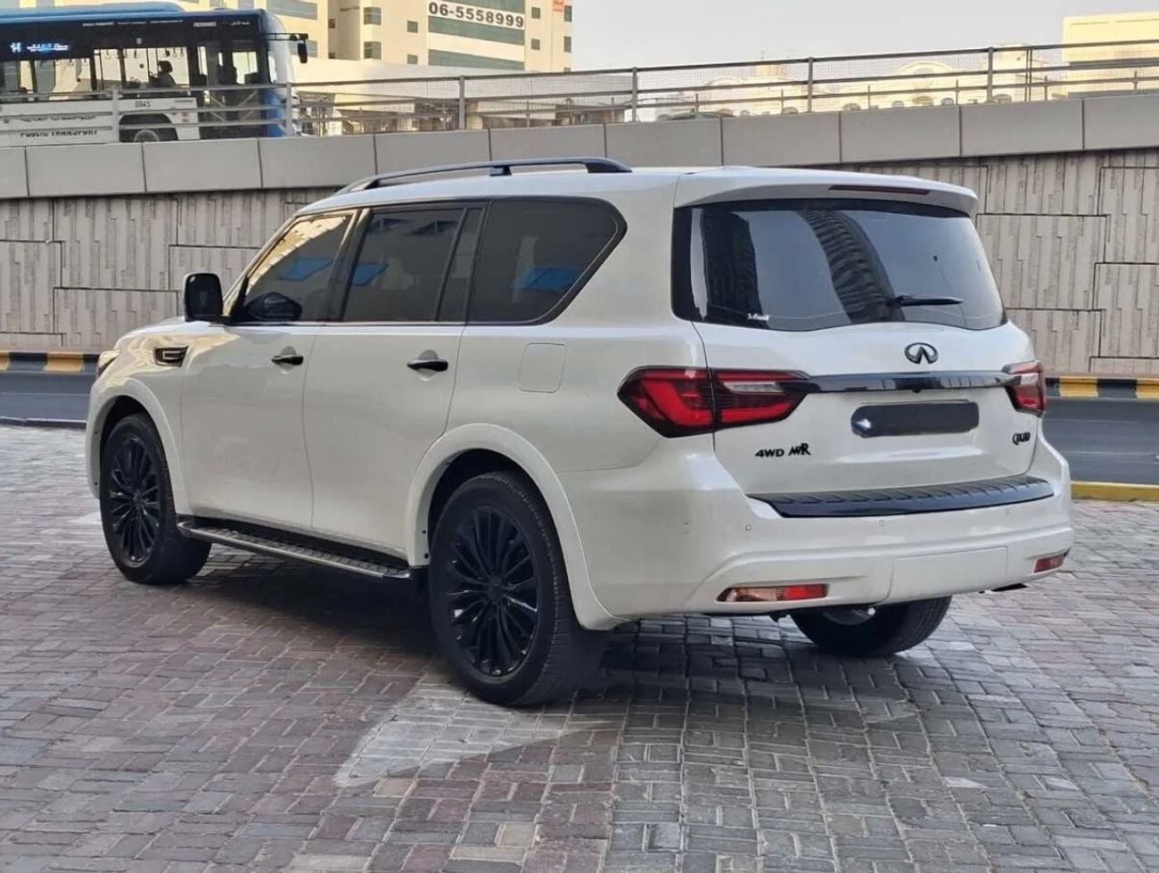Infiniti QX80 SENSORY PRO BLACK EDITION