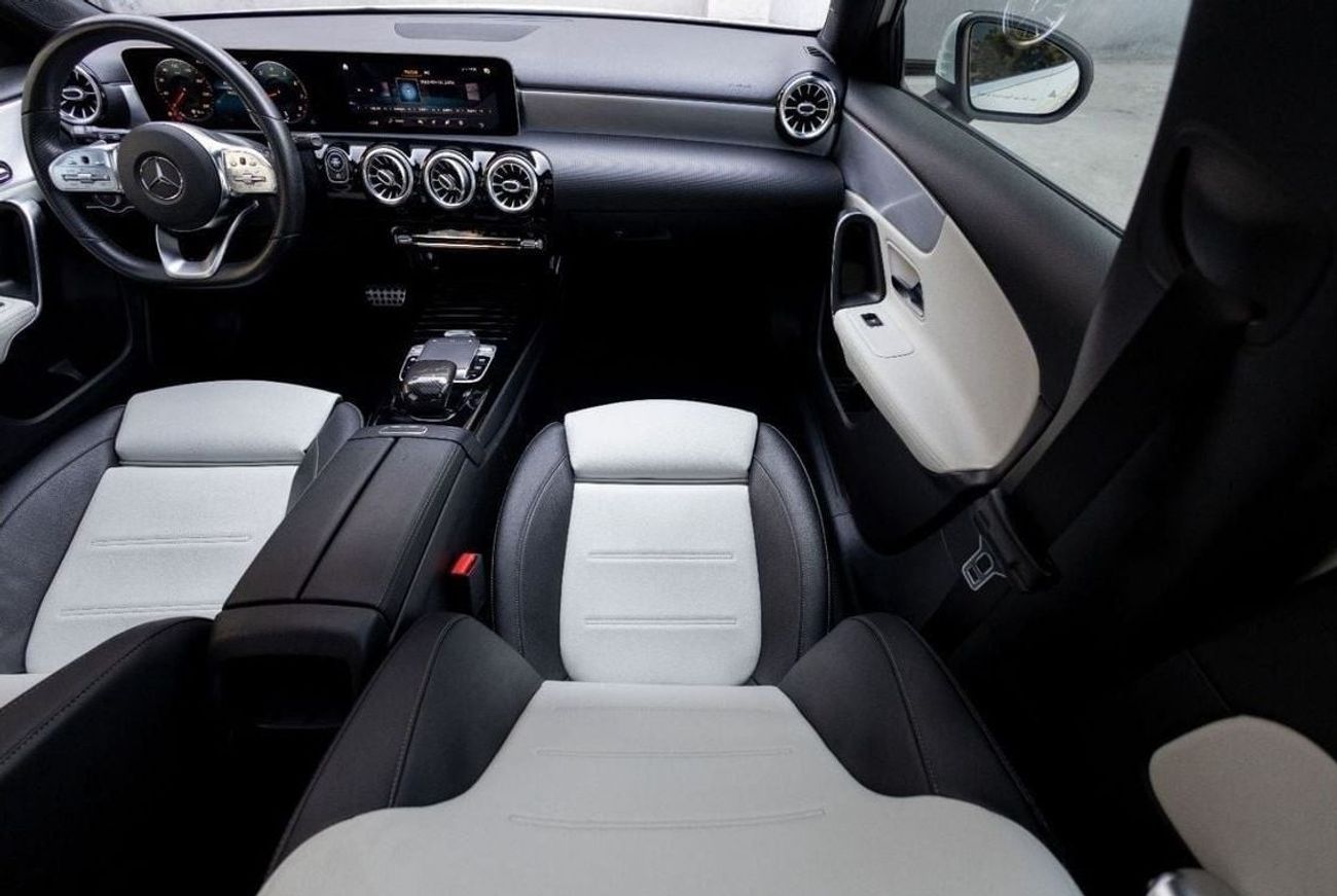 مرسيدس بنز A 250 Sport AMG 2.0L Mercedes-Benz A250 Sport AMG 2019 GCC under Warranty with Flexible Down-Payment.