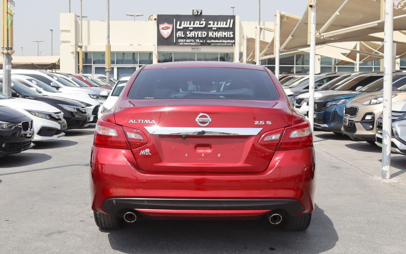 نيسان ألتيما نيسان ألتيما 2018 خليجى بحاله ممتازه ممشى 123000 كم بمحرك سعته 2500سى سى بسعر 35000درهم