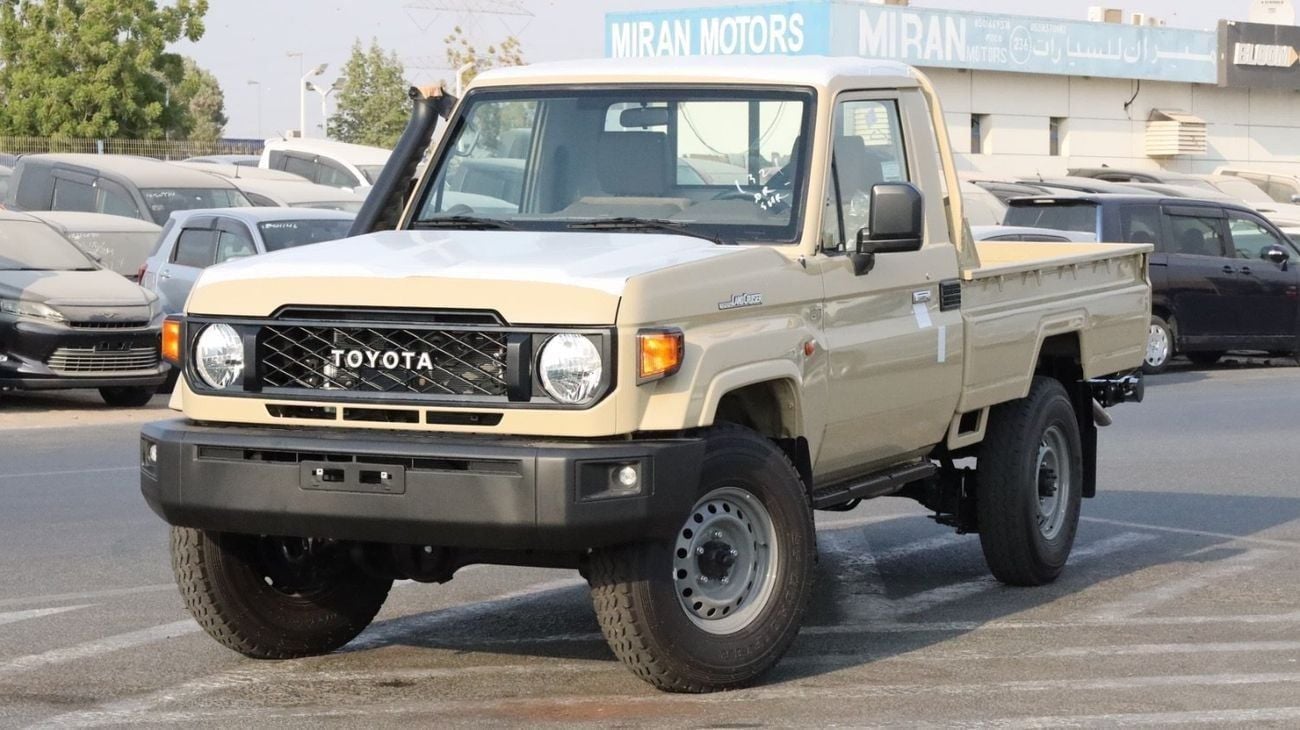 تويوتا لاند كروزر بيك آب V Std 4.0L Single Cab Utility 4WD