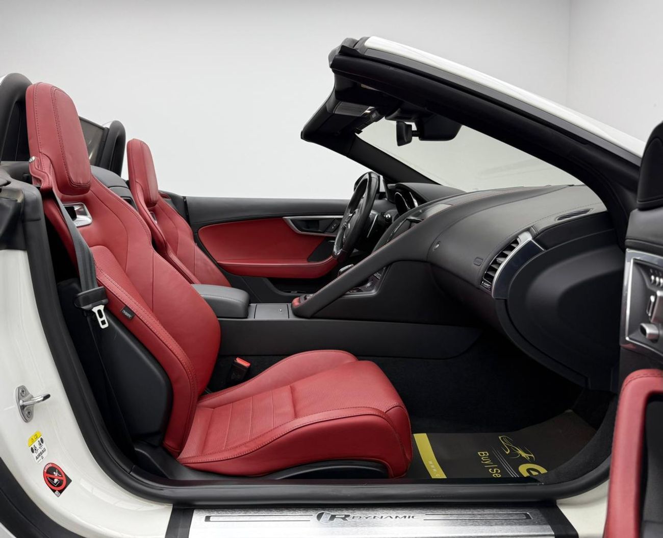 Jaguar F Type R-Dynamic 3.0L (380 HP) Convertible 2018 Jaguar F-Type R-Dynamic, 2027 Jaguar Service Pack, Fully Lo