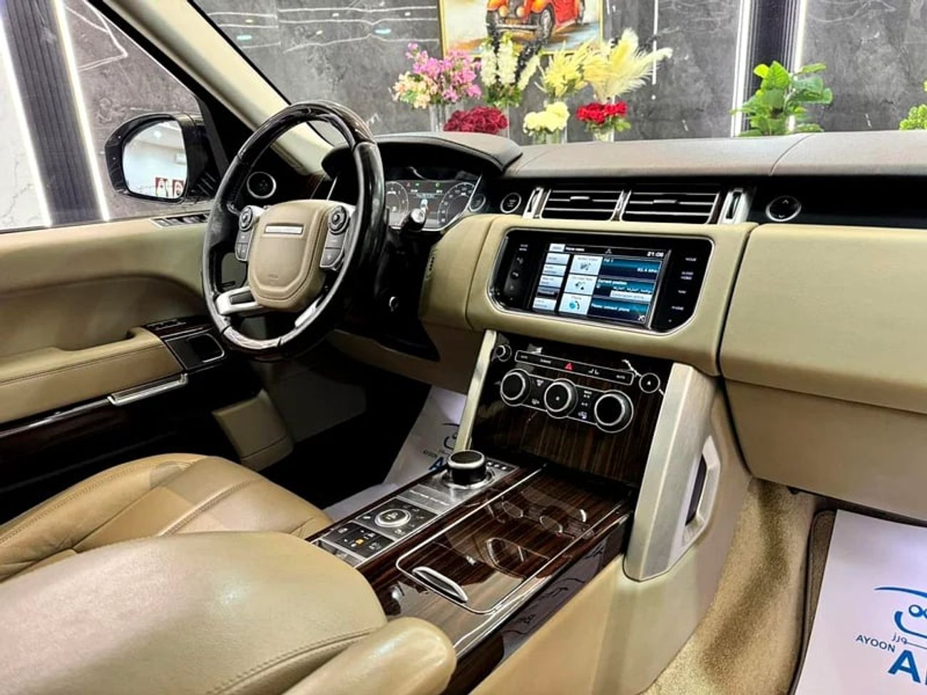 لاند روفر رينج روفر Supercharged 5.0L AUTOBIOGRAPHY GOLDEN RR VOGUE || GCC || SUPERCHARGED || TOP OPTIONS || FREE ACCOUN