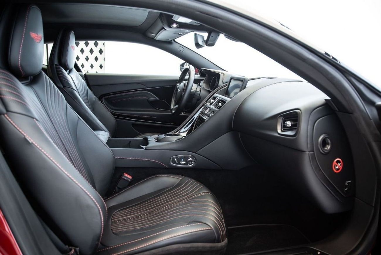 أستون مارتن DB11 Std