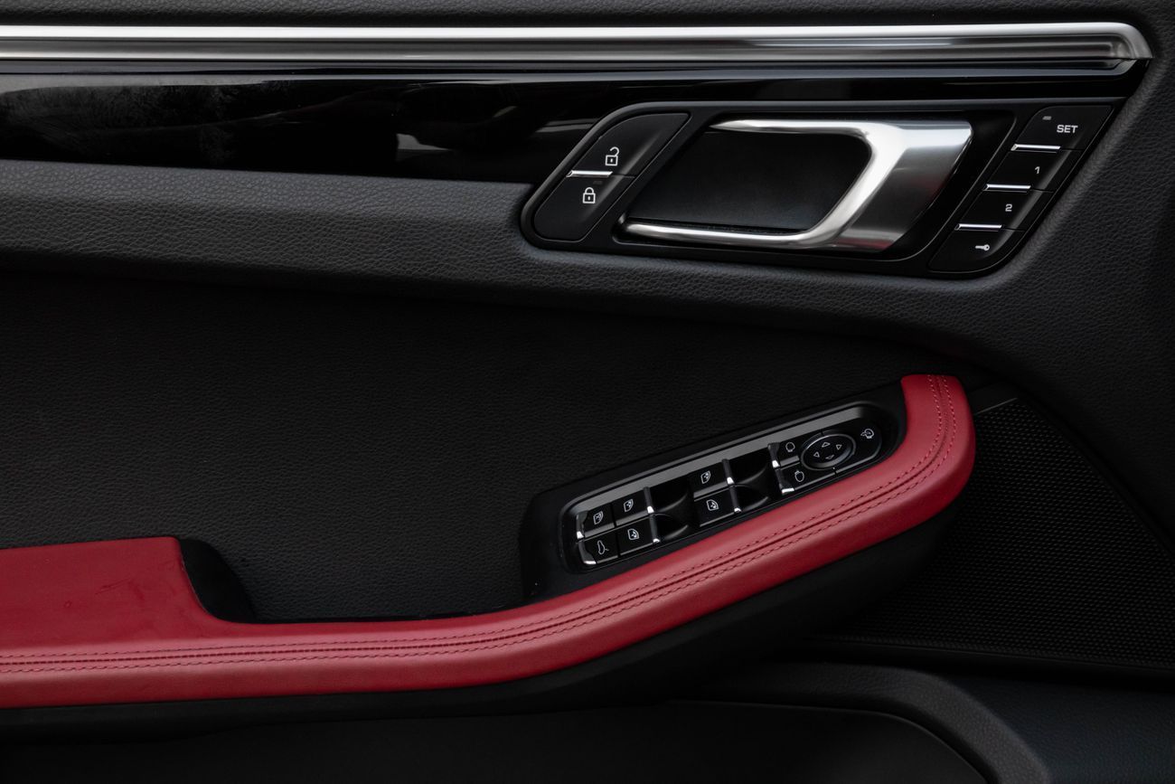 Porsche Macan Macan | 5,190 P.M | 0% Downpayment | Agency Warranty!