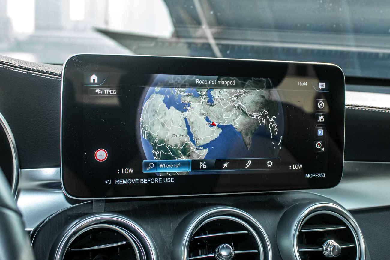 مرسيدس بنز GLC 300 4MATIC 2.0L