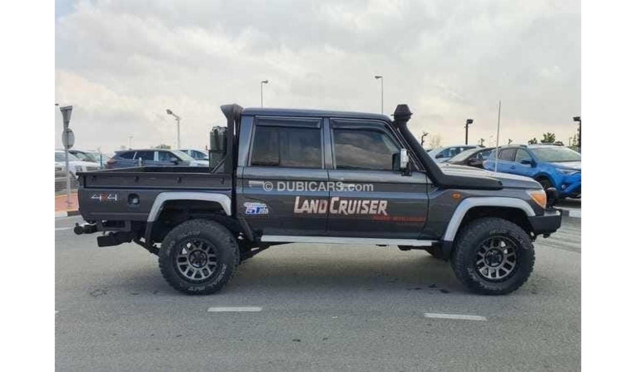 تويوتا لاند كروزر بيك آب Full option clean car