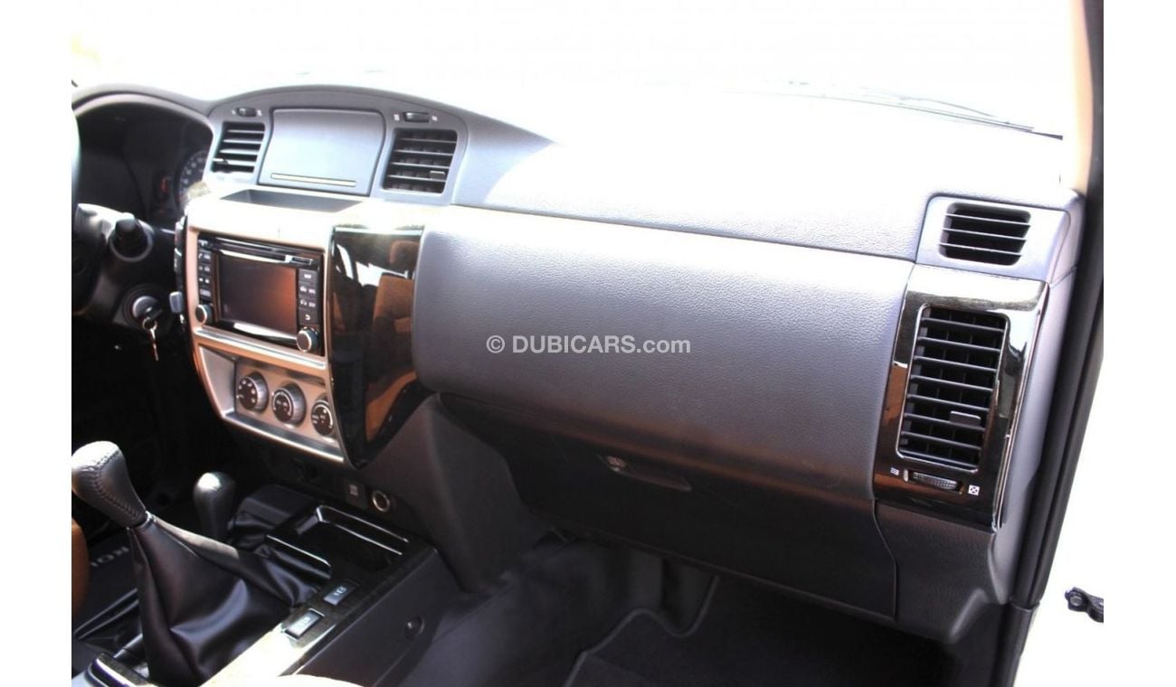 Nissan Patrol Super Safari NISSAN PATROL SUPER SAFARI M/T 2020 GCC SINGLE OWNER IN MINT CONDITION