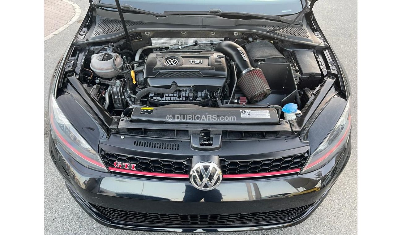 Volkswagen Golf GTi Clubsport Car: Volkswagen Golf GTi_American_2017_Excellent_Condition _Full option
