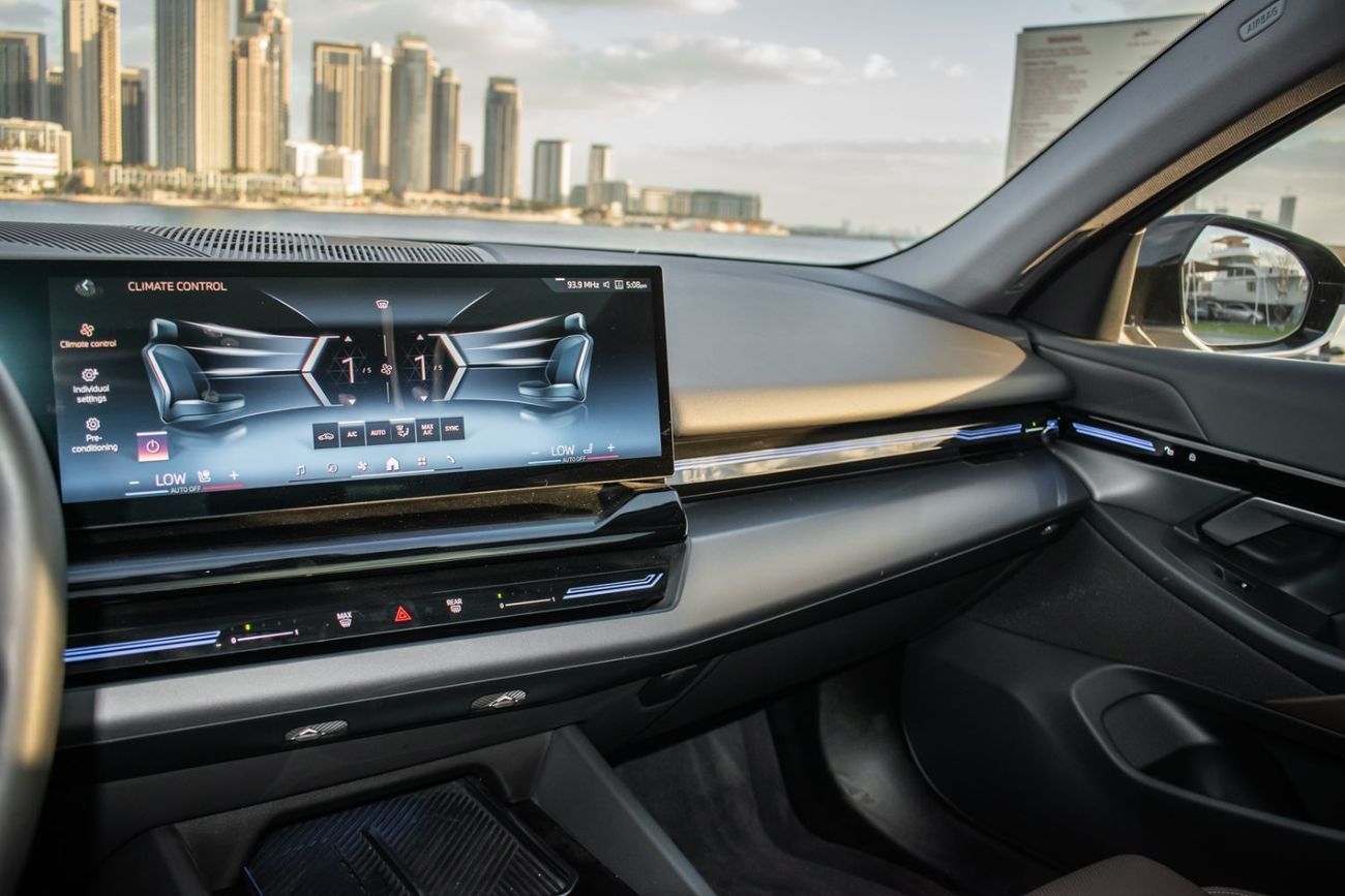 بي أم دبليو 520i M SPORT PRO 