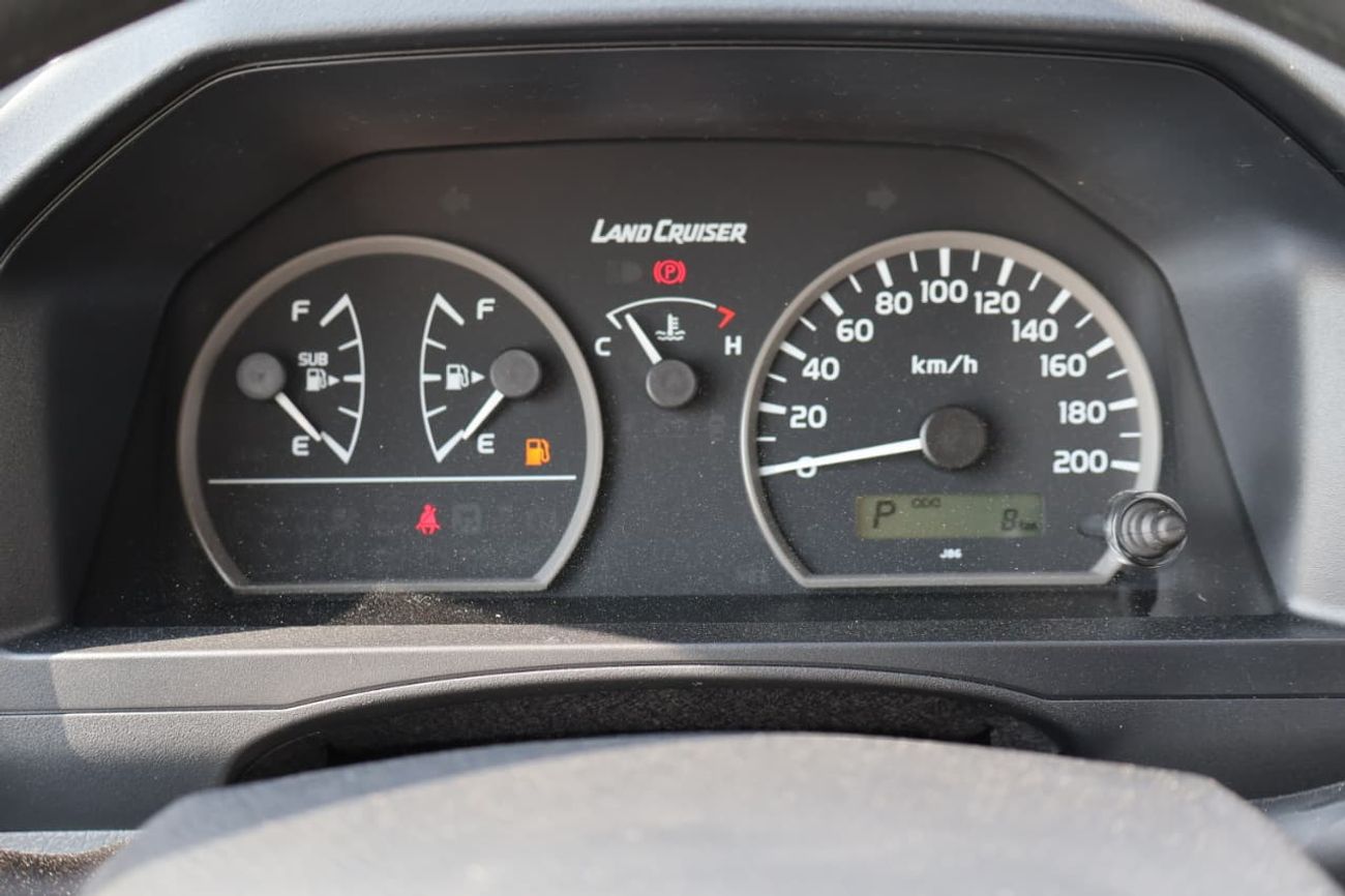 Toyota Land Cruiser 2025 LC78 4.0L  V6 AT