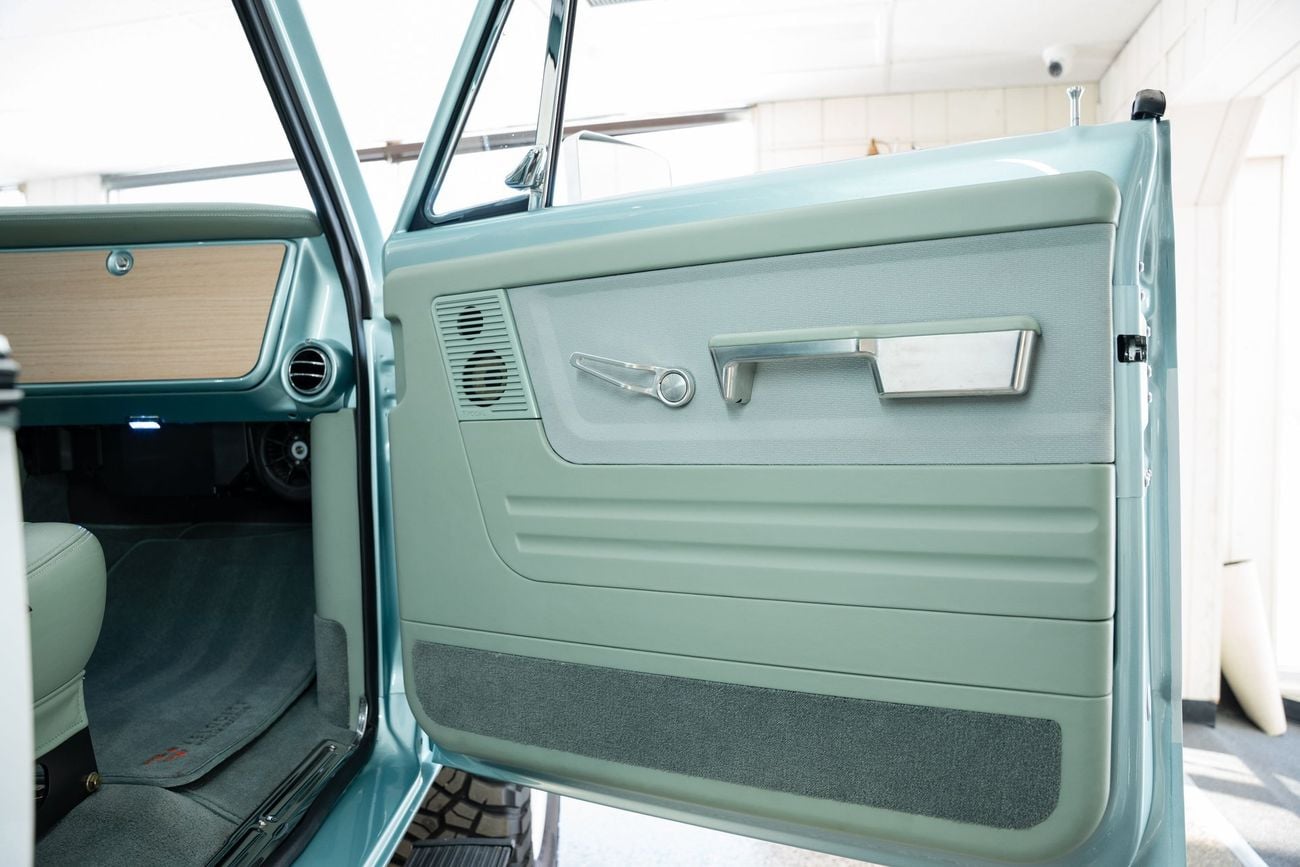 شيفروليه بليزر K5 Velocity Restorations LT1 10 Speed Pro Touring Restomod